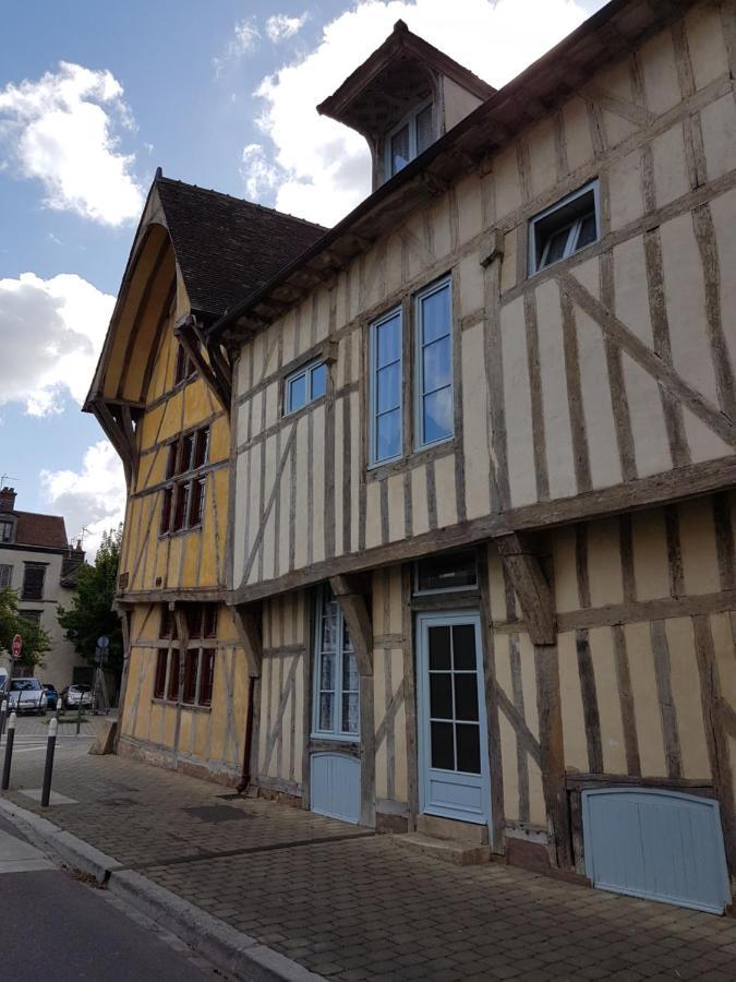 Maison Du Dauphin 1534 Troyes Exterior photo